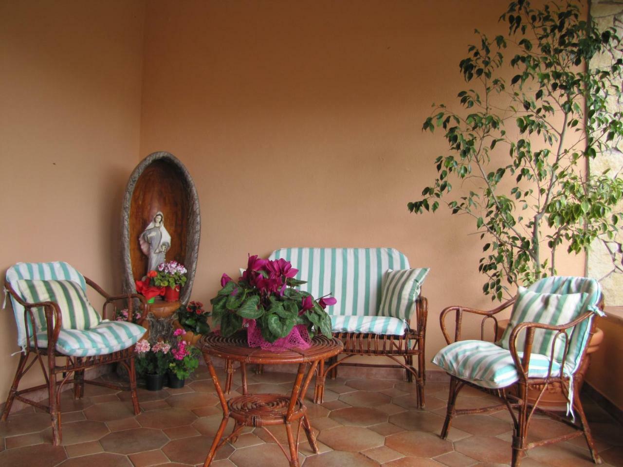 B&B Monte Gruttas Camisa Bagian luar foto