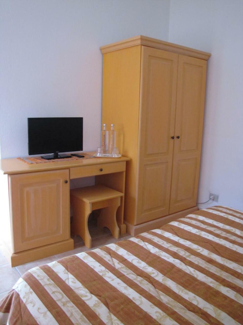 B&B Monte Gruttas Camisa Bagian luar foto