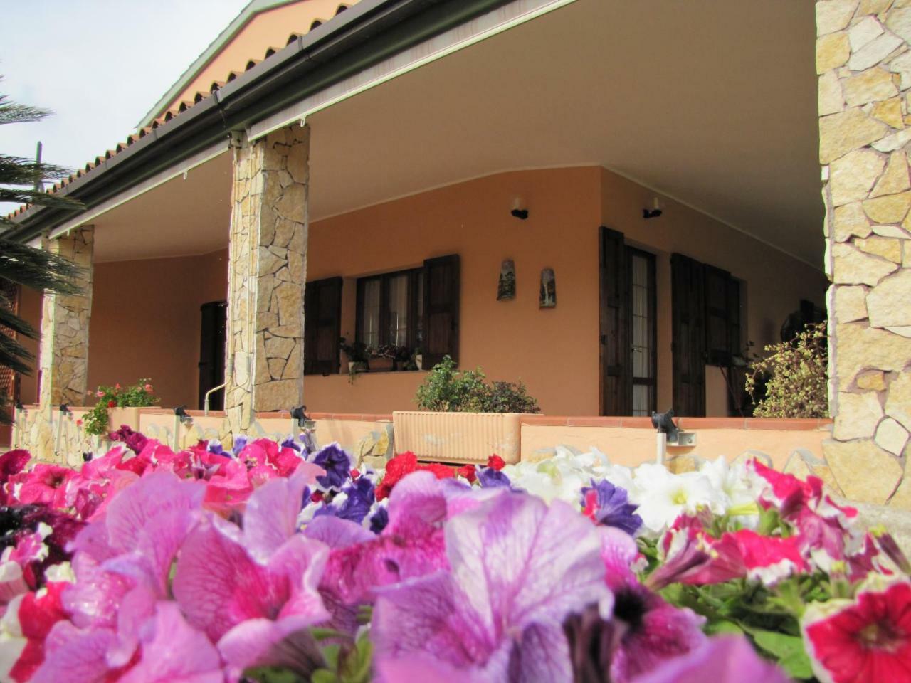 B&B Monte Gruttas Camisa Bagian luar foto