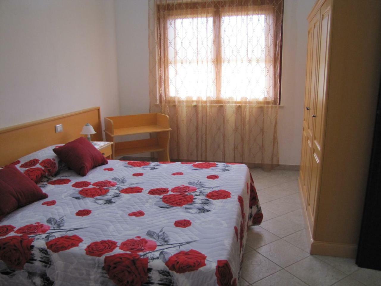 B&B Monte Gruttas Camisa Bagian luar foto